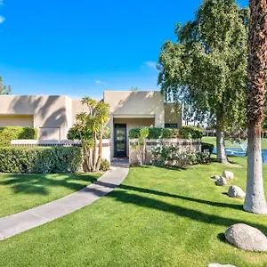 Holiday home Midnights At The Oasis United States
